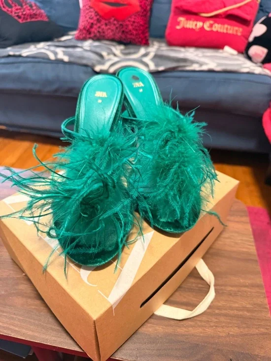 Forrest Green Suede Sandal Heels - Picture 3 of 4